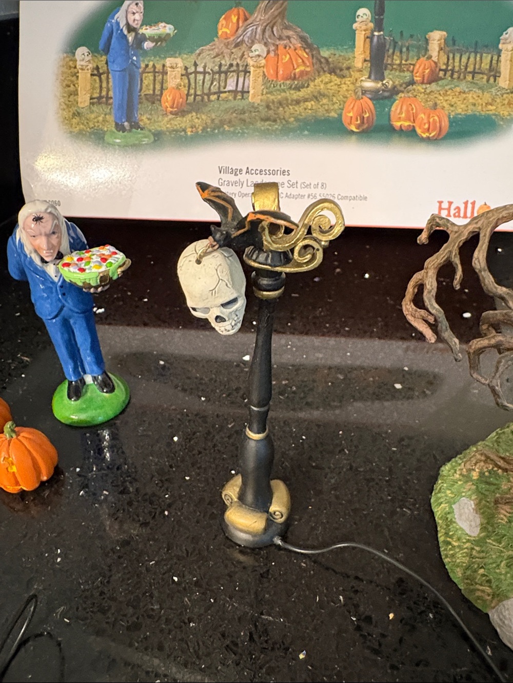 Department 56 LIT Halloween Village Gravely Landscape Accessory Set/8 Spooky - Picture 9 of 17
